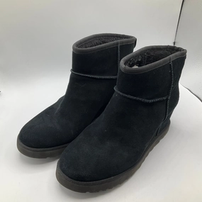 Boots Ankle Flats By Ugg In Black, Size: 10