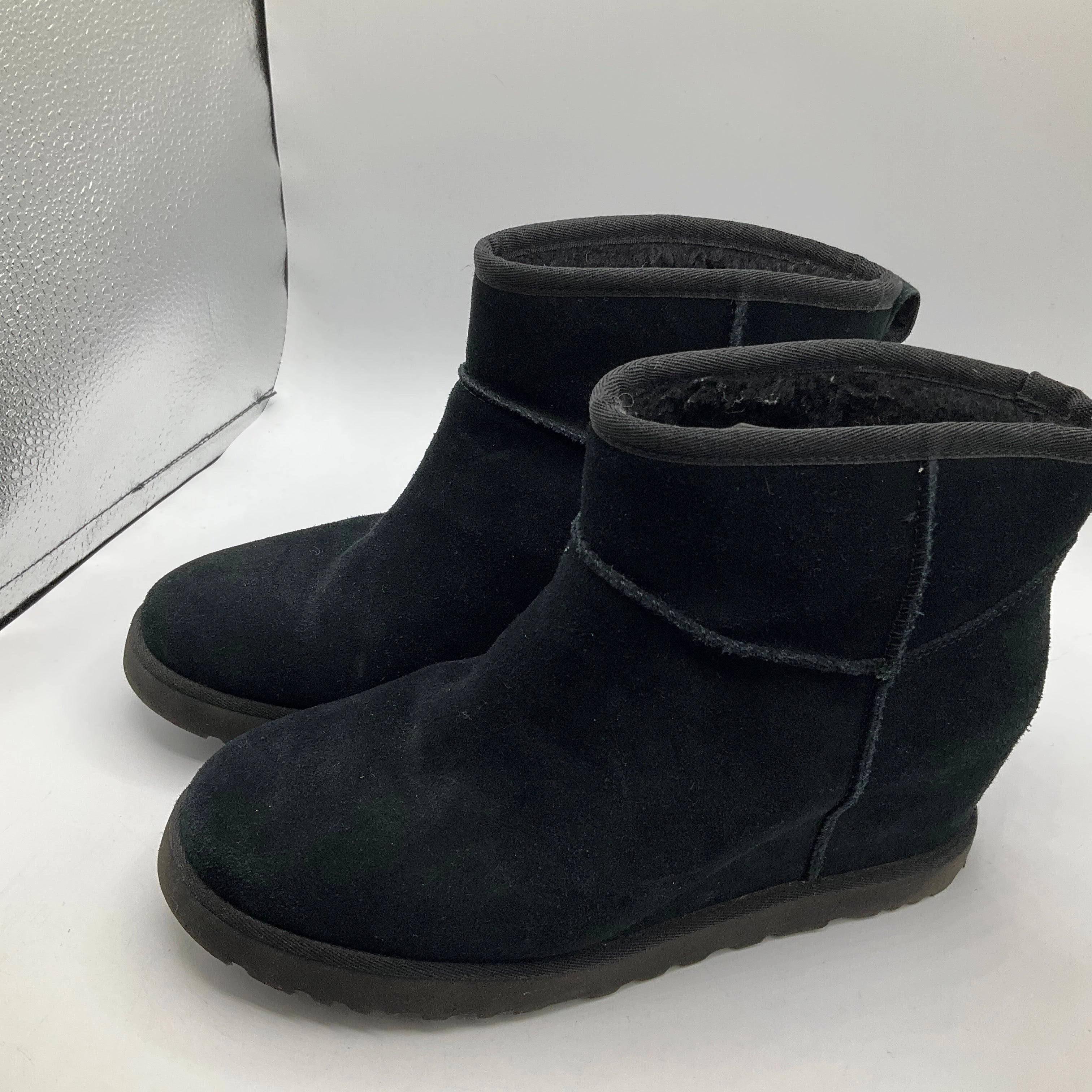 Boots Ankle Flats By Ugg In Black, Size: 10