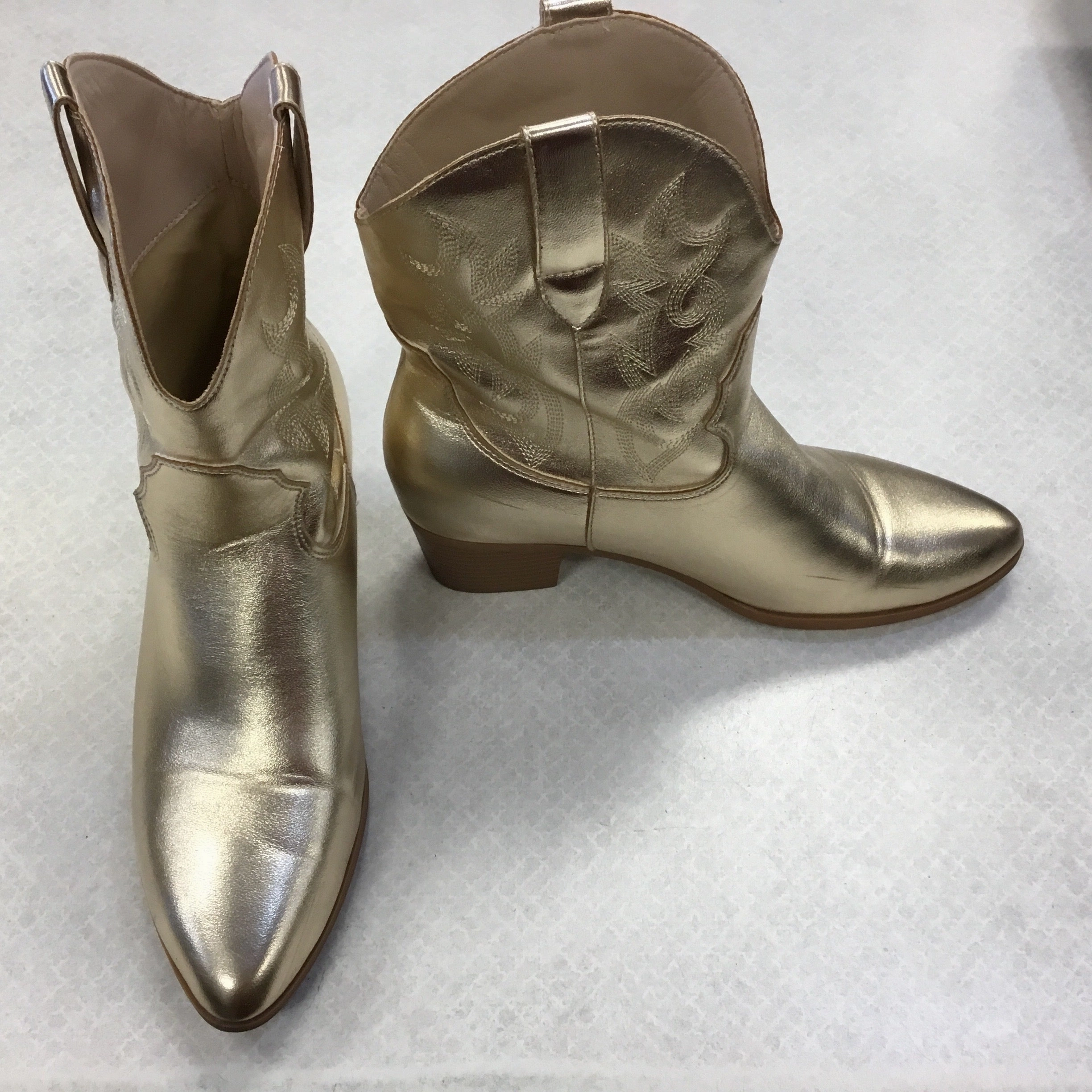 Boots Ankle Heels By Clothes Mentor In Gold, Size: 10.5