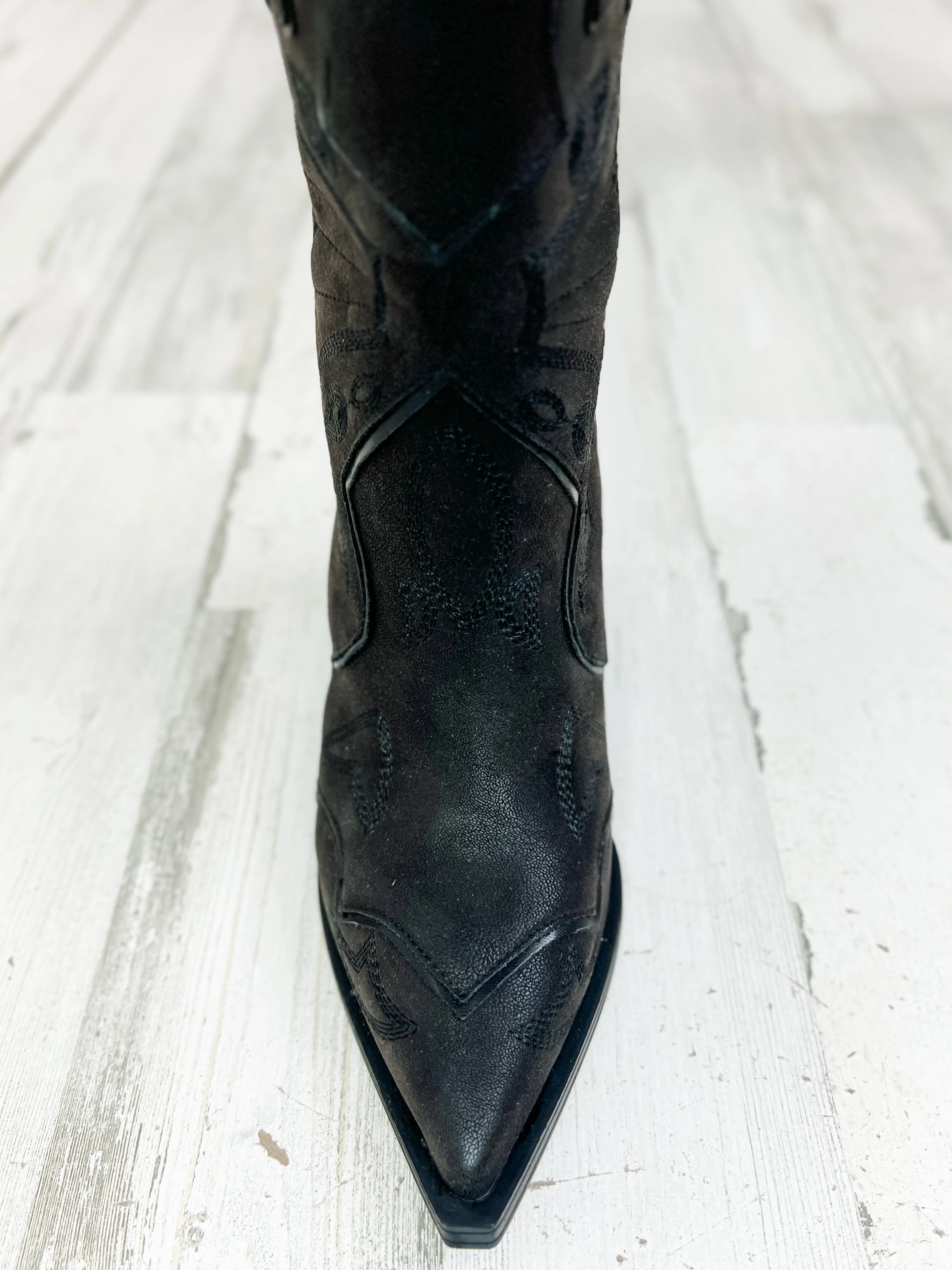 MIA Wilda Pointy Toe Short Western Boots in Black
