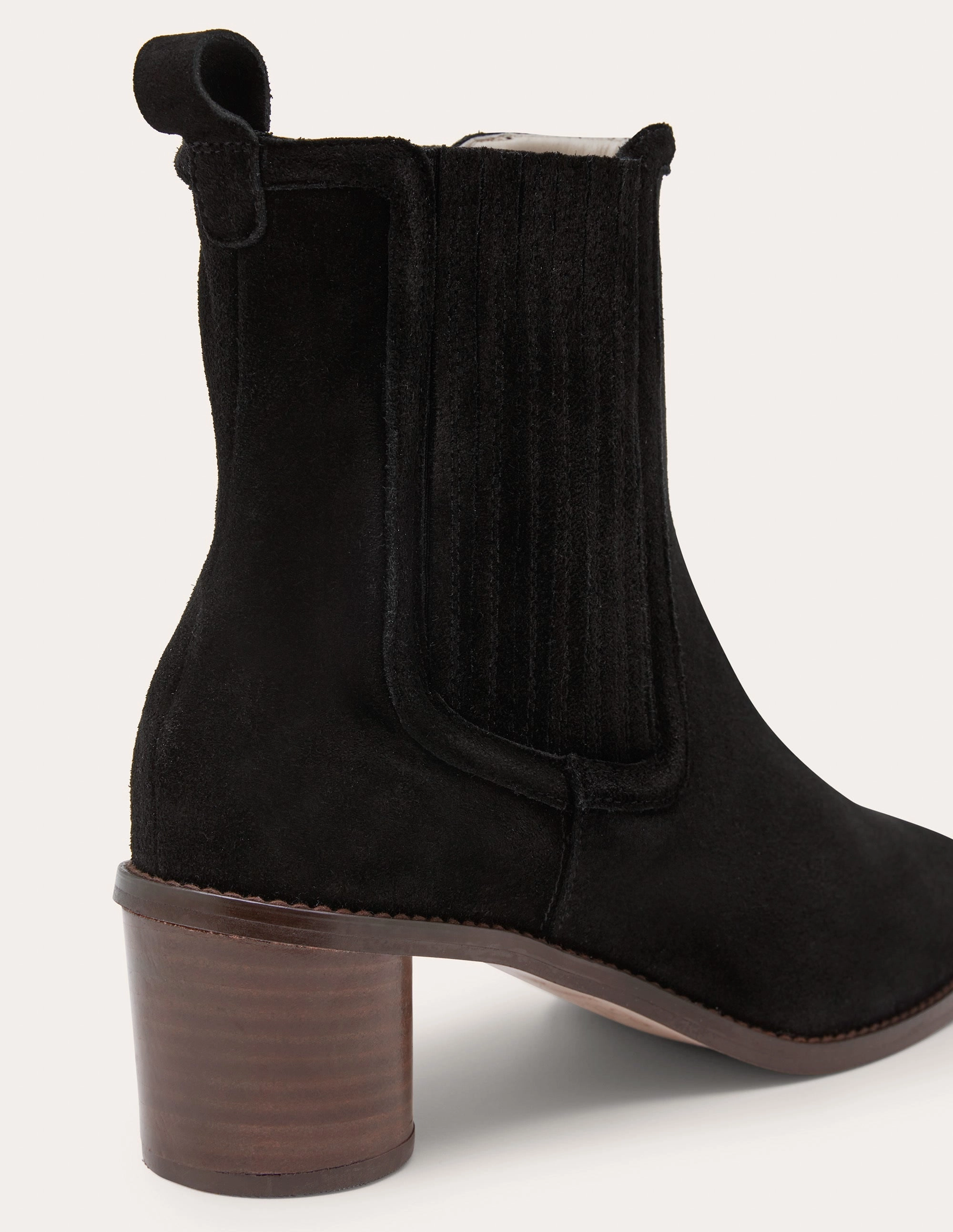 Round Heel Suede Chelsea Boots-Black