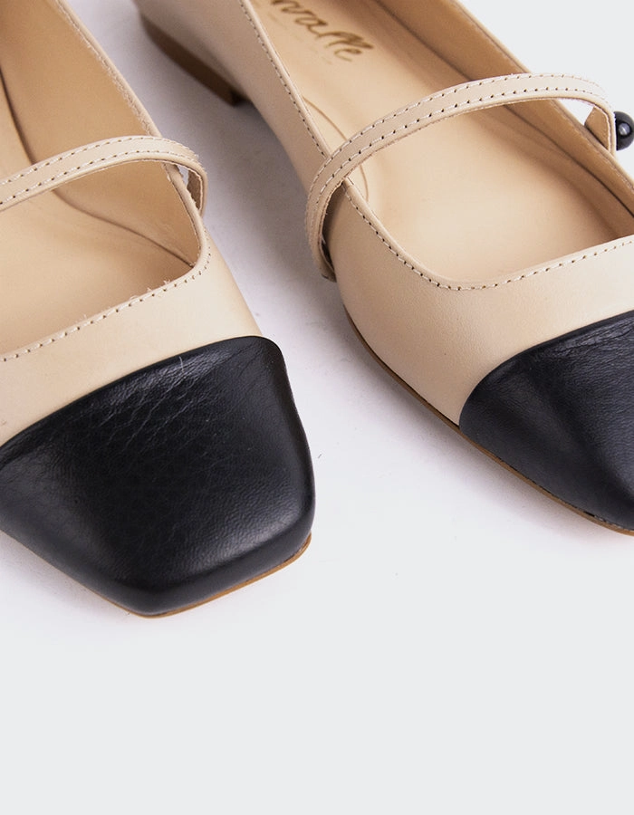 Yarrow Black.Nude Leather